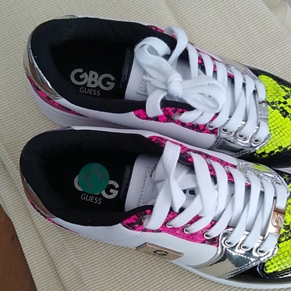 GBG GUESS  sneak print - Picture 8 of 9